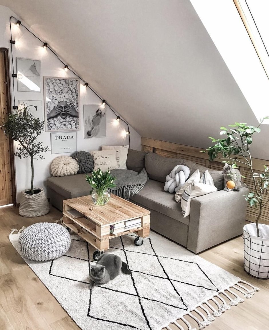 Гостиная на мансарде