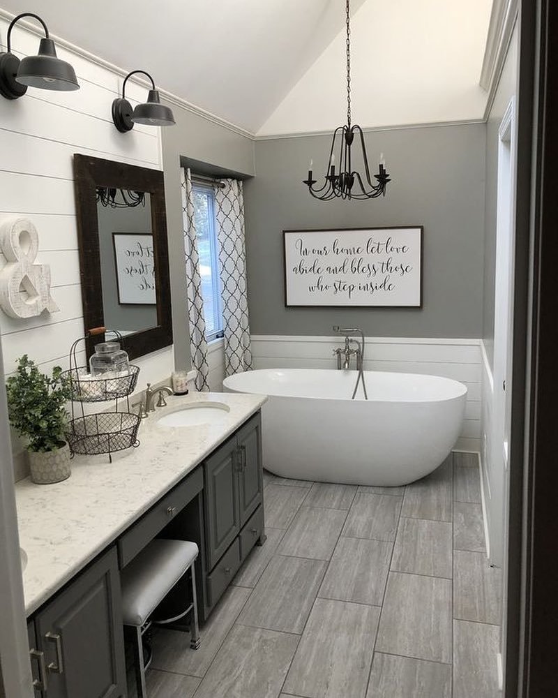 Ванная черный пол белые стены