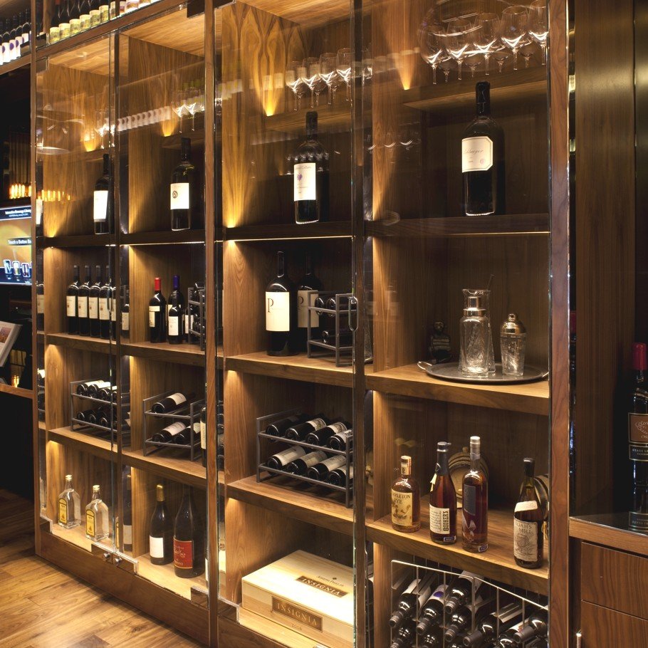 Винный стеллаж с подсветкой