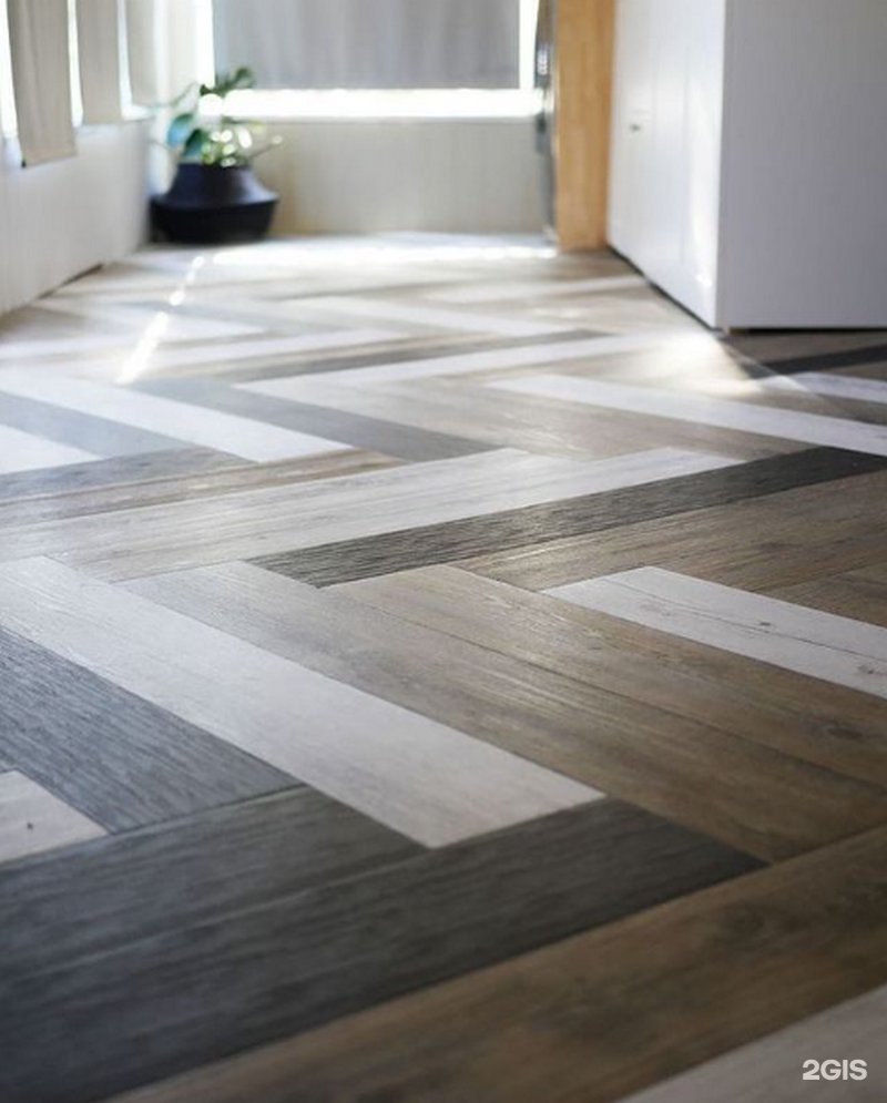 Стык линолеума и плитки