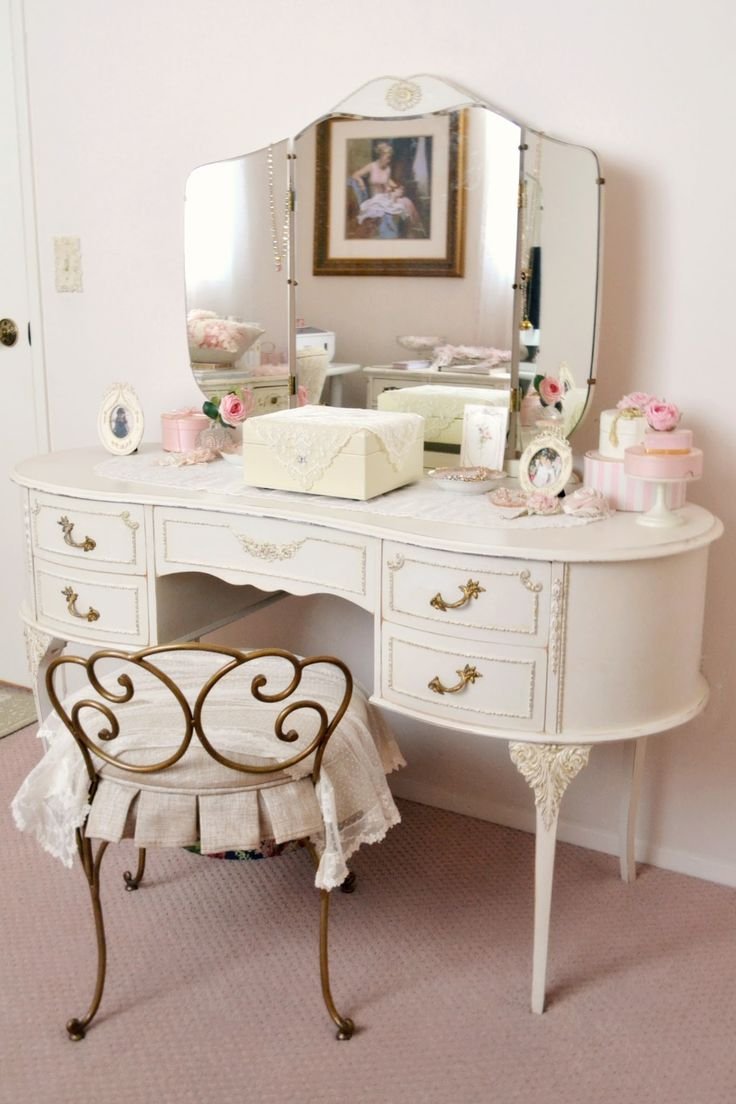 Трюмо в винтажном стиле