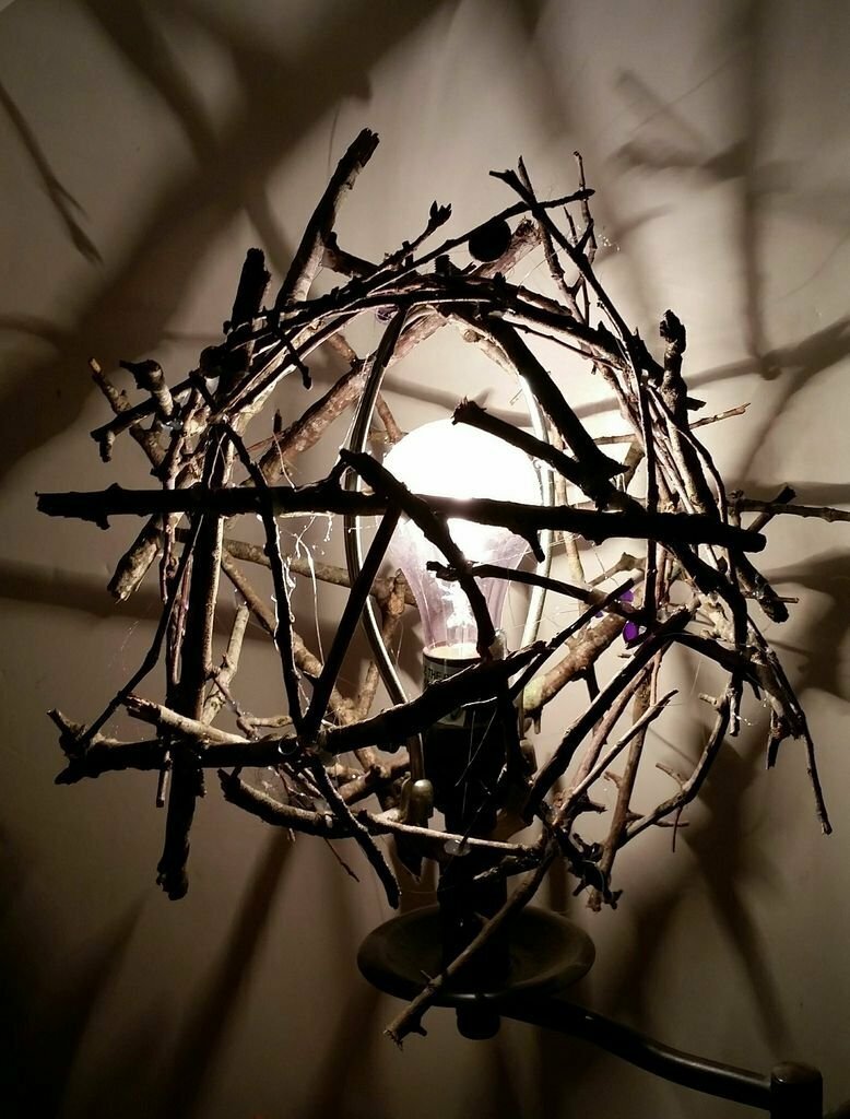 Декоративные люстры из веток