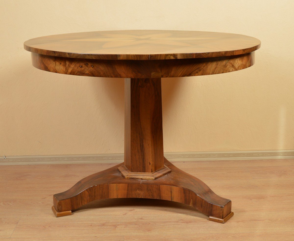 Столик из дерева круглый. Круглый стол. Круглый деревянный стол. Круглый стол из массива дерева. Круглый столик из дерева.