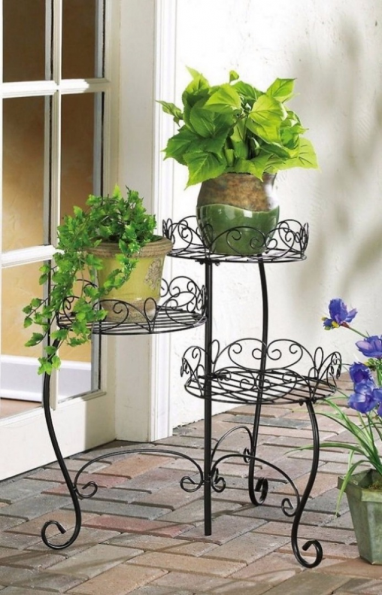 Кованые полки для цветов
