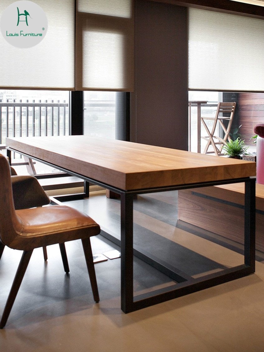 Кухонный стол с деревянной столешницей