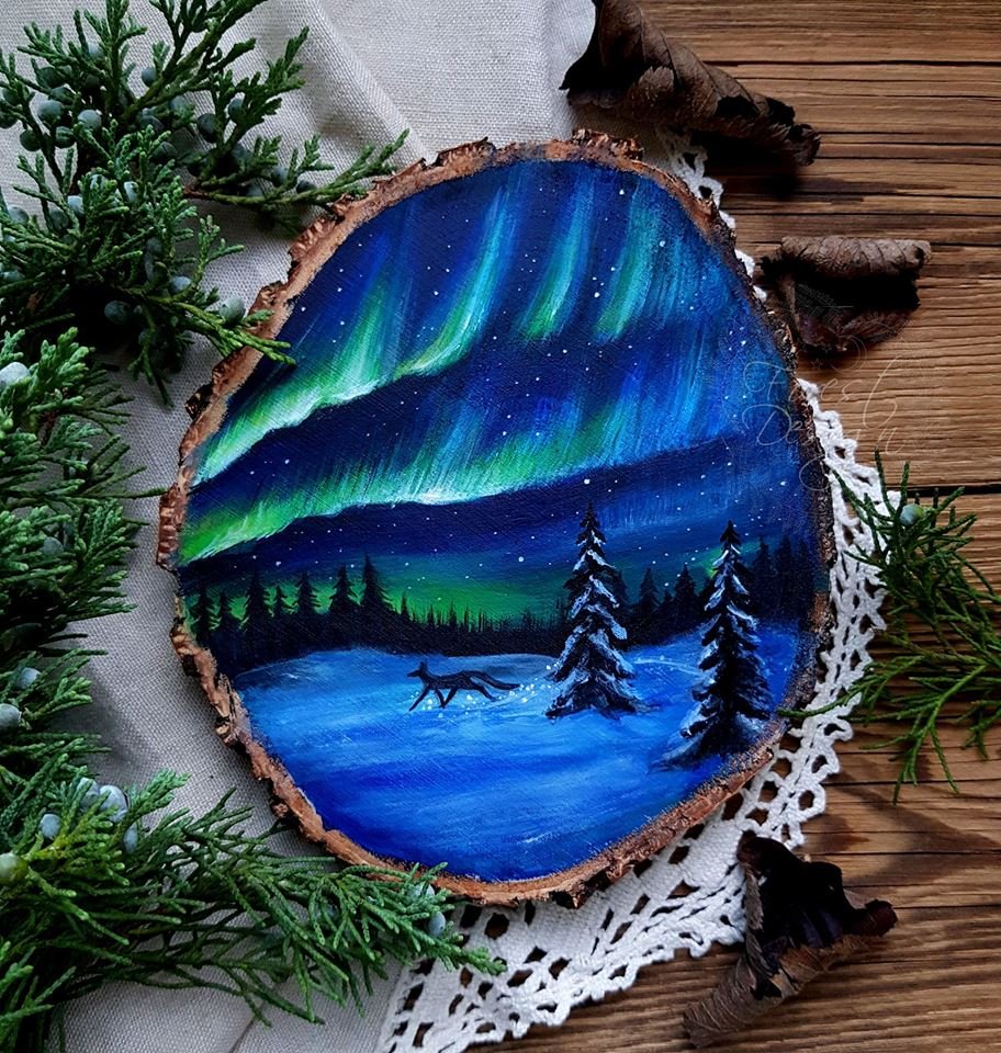 Брошь на спиле дерева