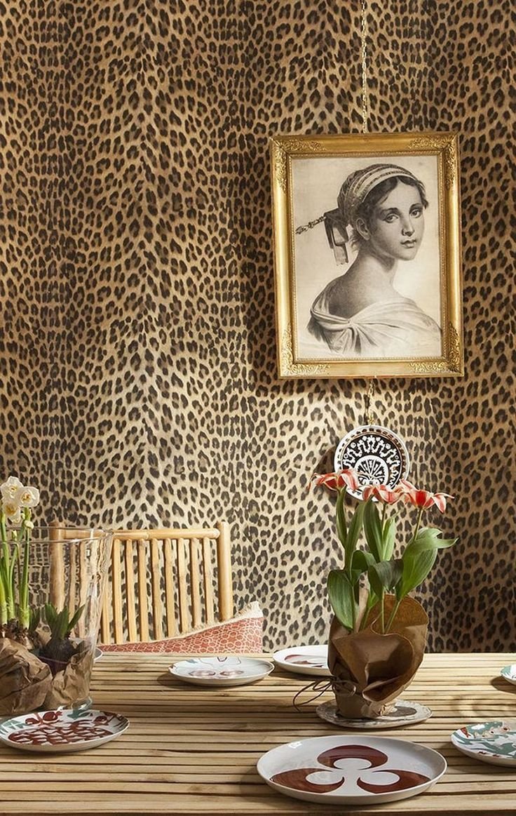 Леопард в интерьере