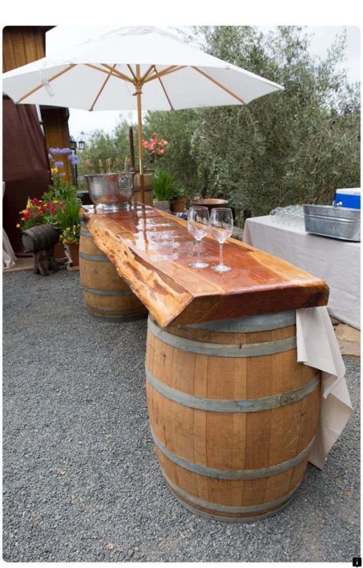 Столик в виде бочки