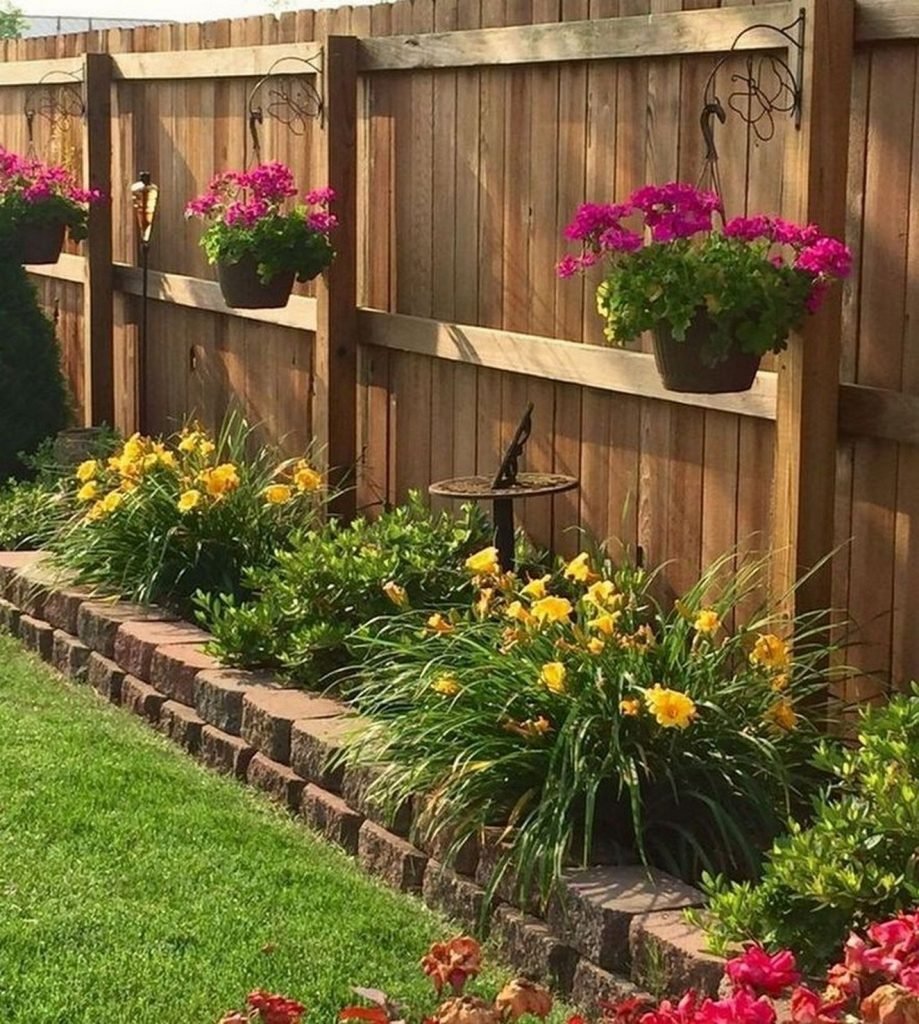 Эскиз цветника в ландшафтном стиле