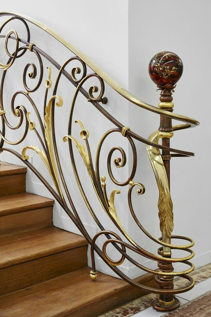 Красивые кованые лестницы