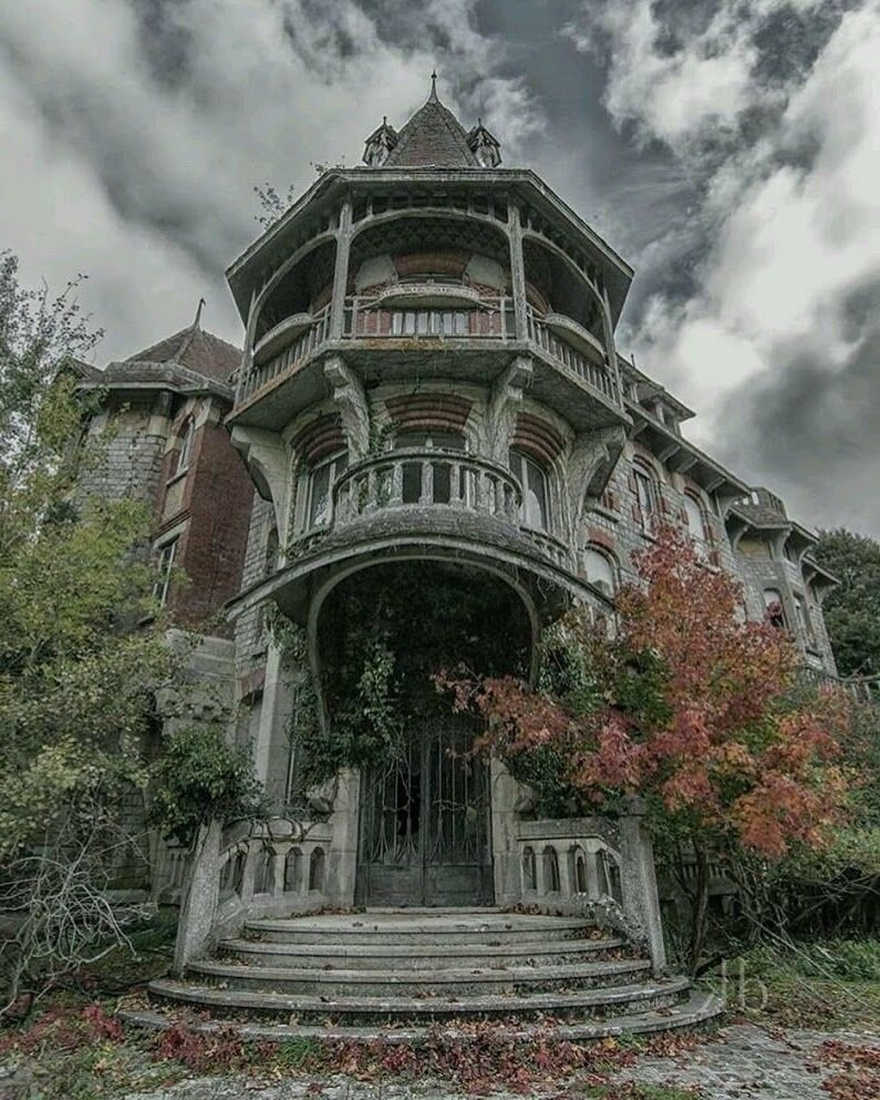 Заброшенный замок Хэлсиен Холл