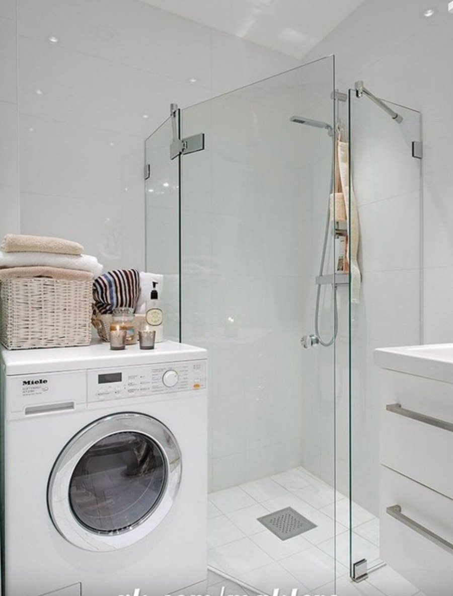 Современная ванная со стиральной машиной