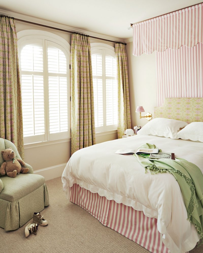 Пастельные шторы фон