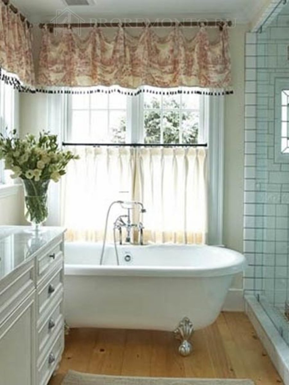 Ванная комната с окном планировка