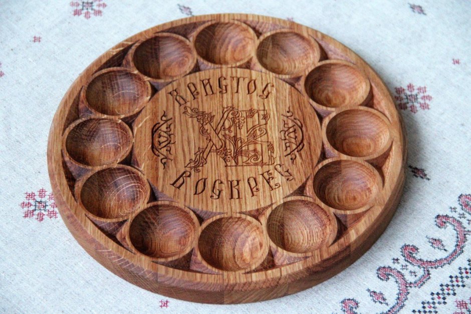 Декоративные тарелки в интерьере