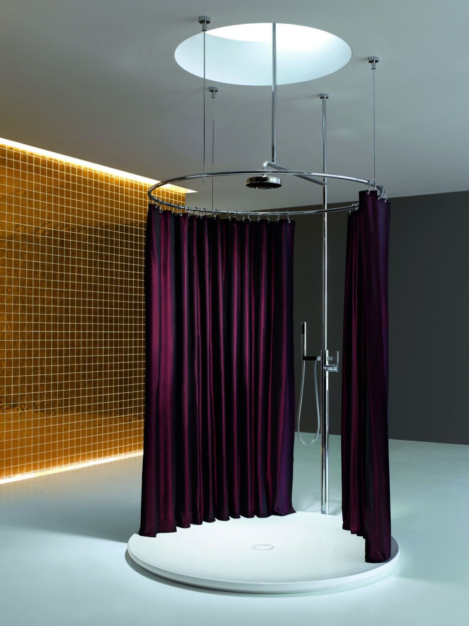 Душевая кабина с занавеской