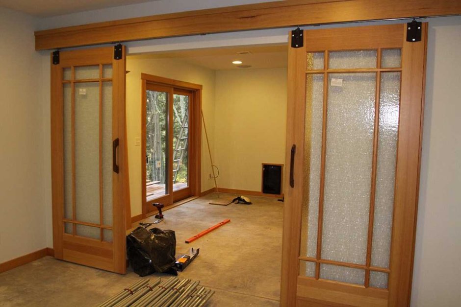 Монтаж раздвижных межкомнатных дверей