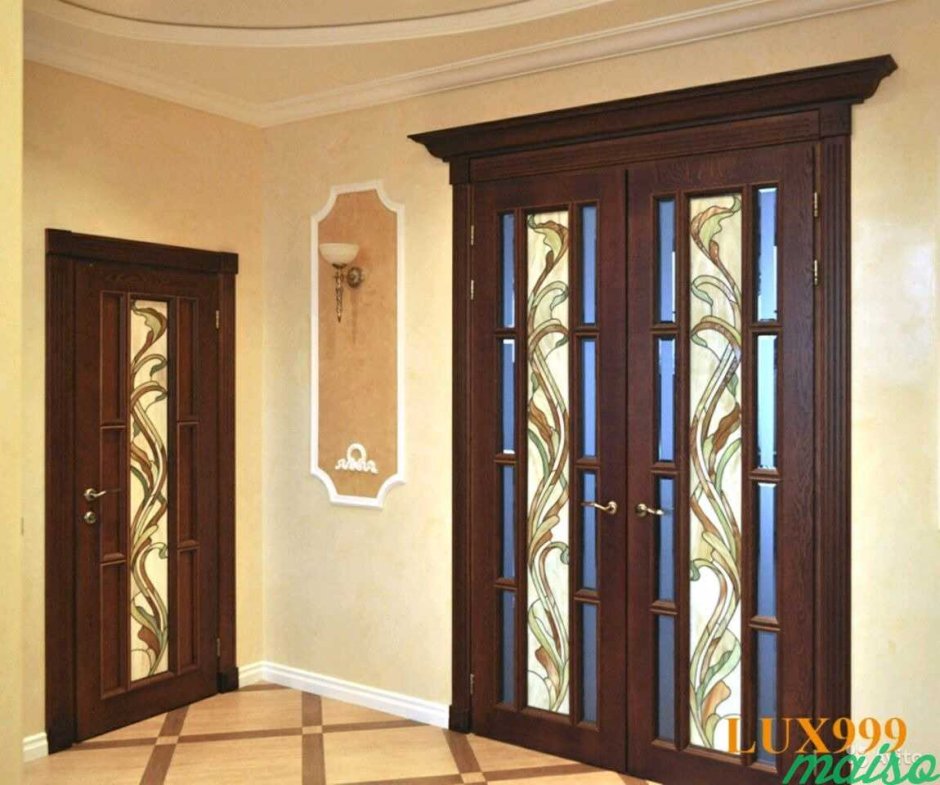 Красивые распашные двери