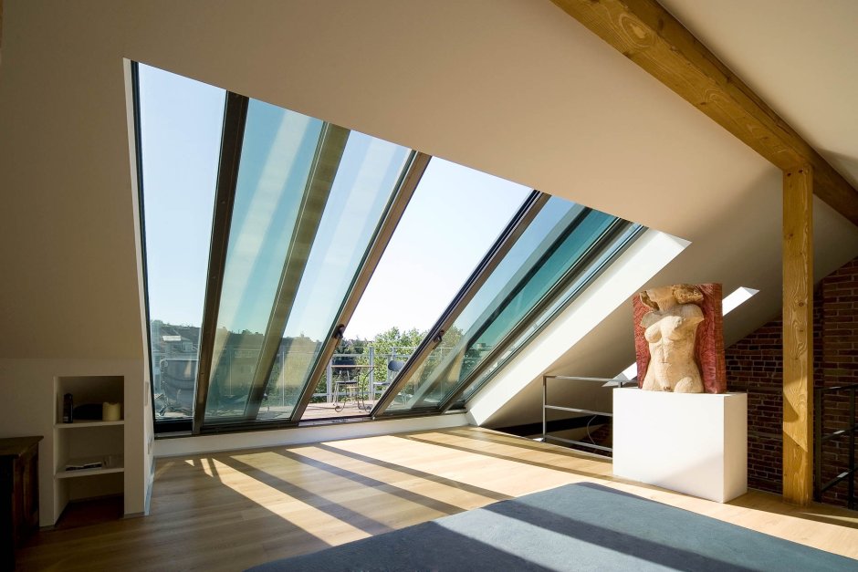 Спальня с ванной на мансарде