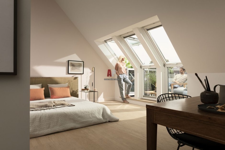 Спальня с мансардной крышей