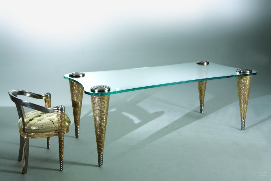 Современный кухонный стол стеклянный