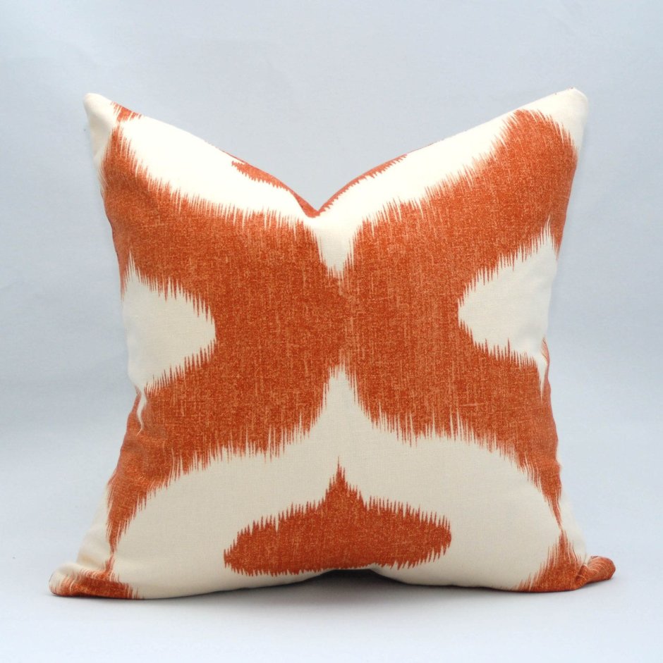Серо-терракотовая подушка