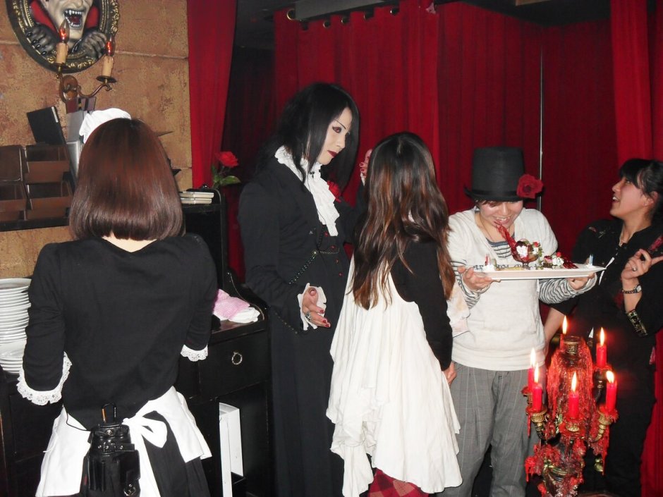 Кафе вампиров в Токио