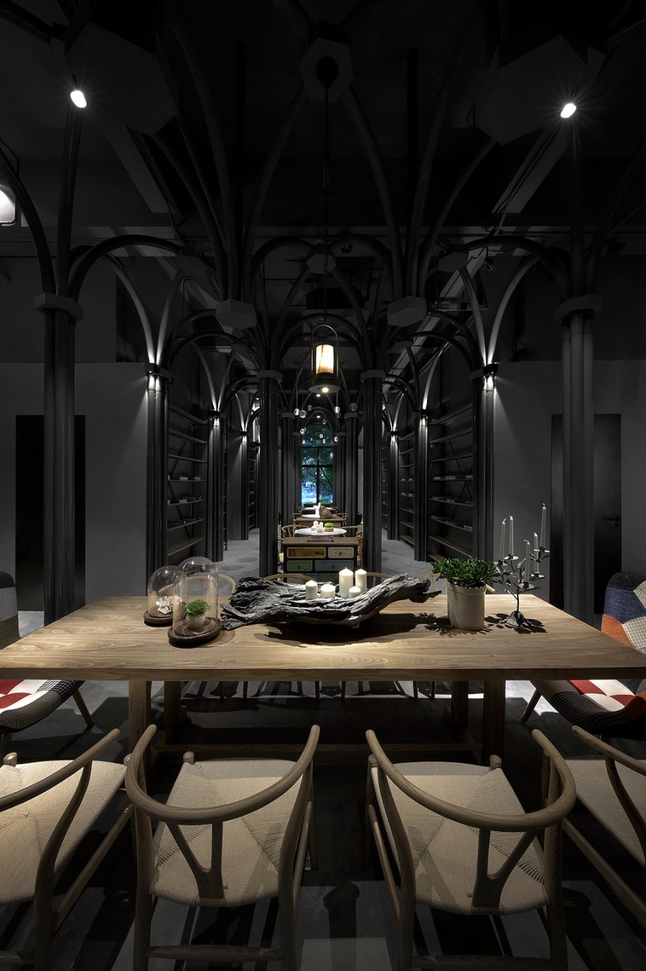 Готический стиль в интерьере ресторана