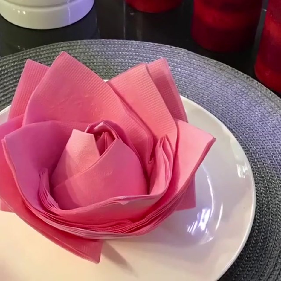 Салфетки для сервировки стола бумажные