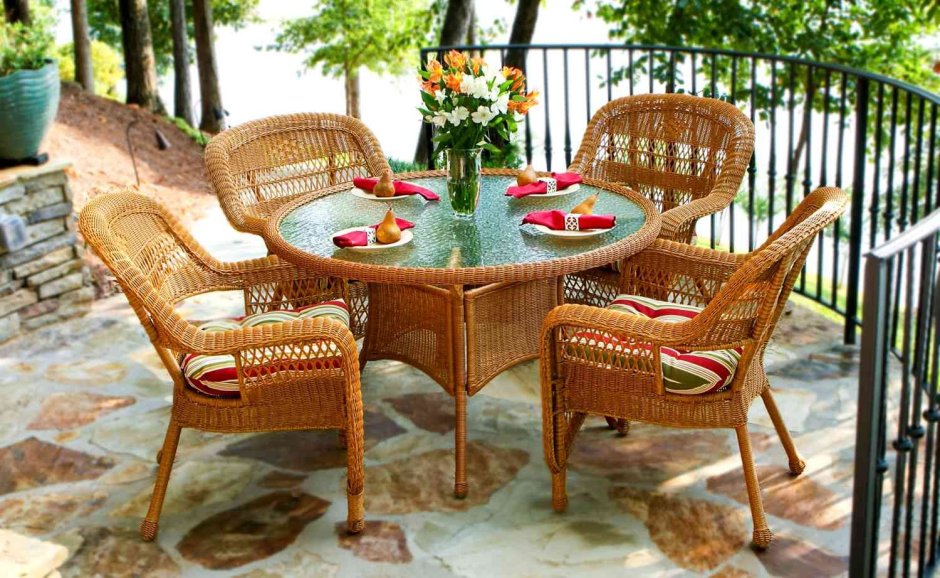 Плетеная мебель для террасы