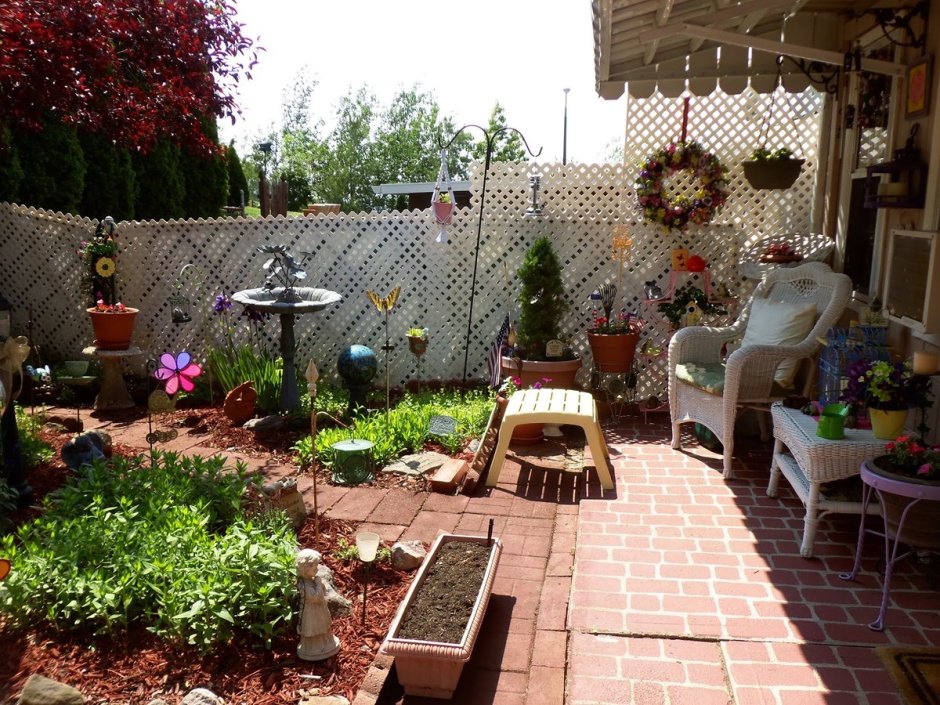 Уютный двор своими руками