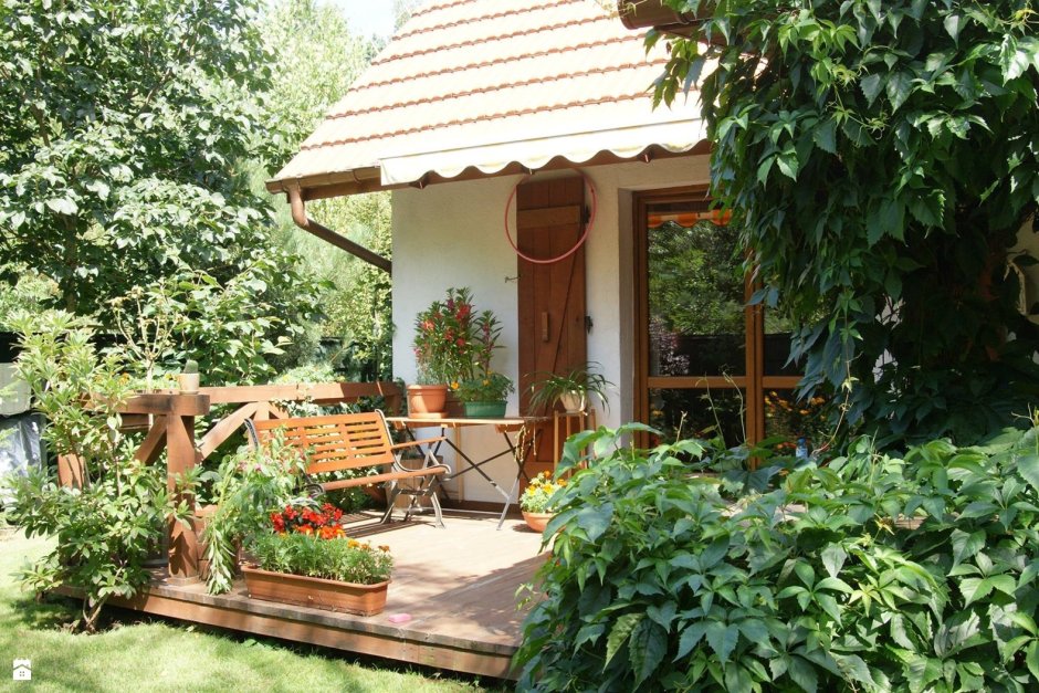 Уютный дачный дворик