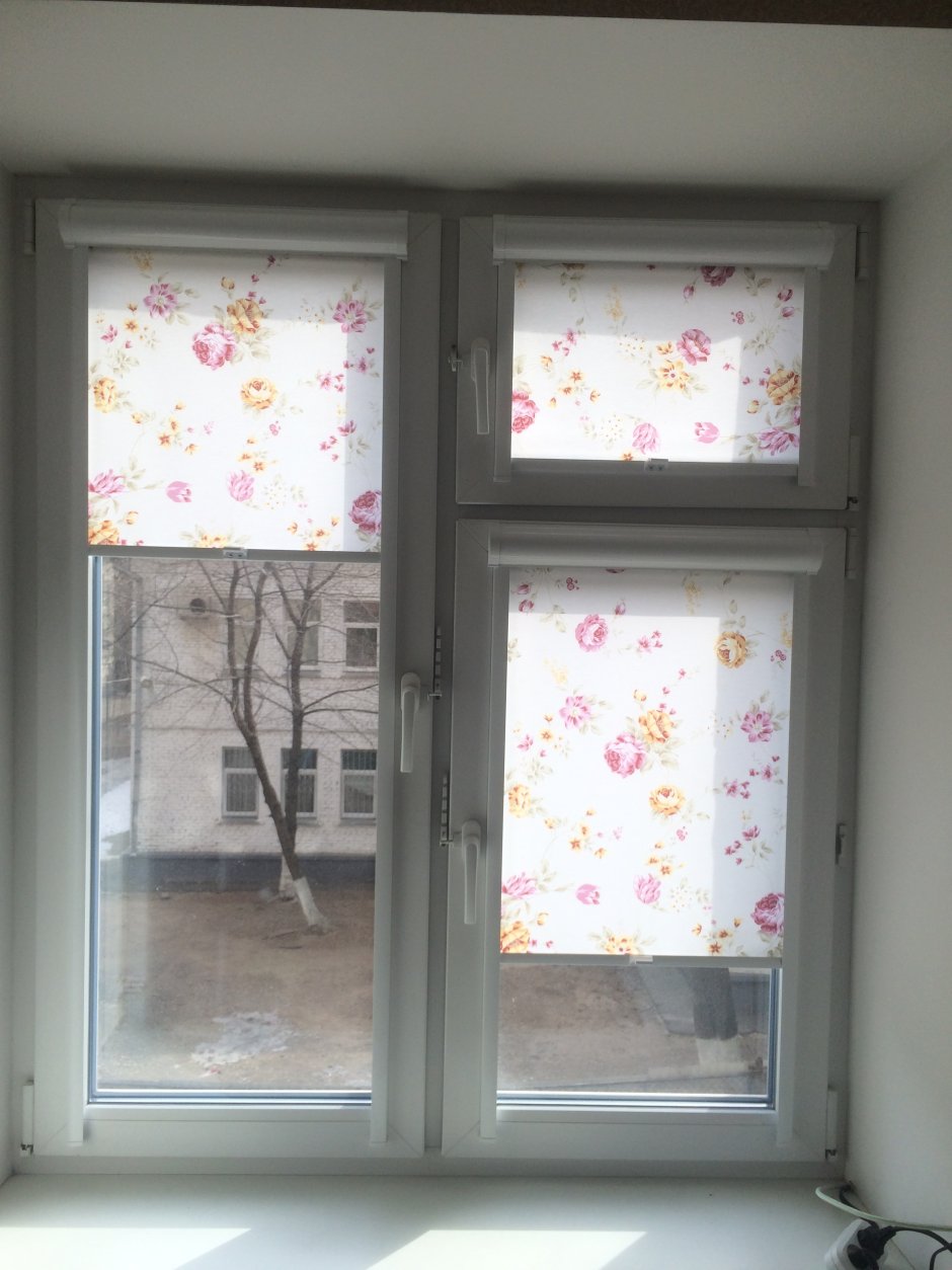 Рулонные шторы на окно с форточкой