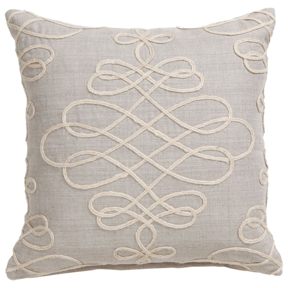 Декоративные подушки с кружевами