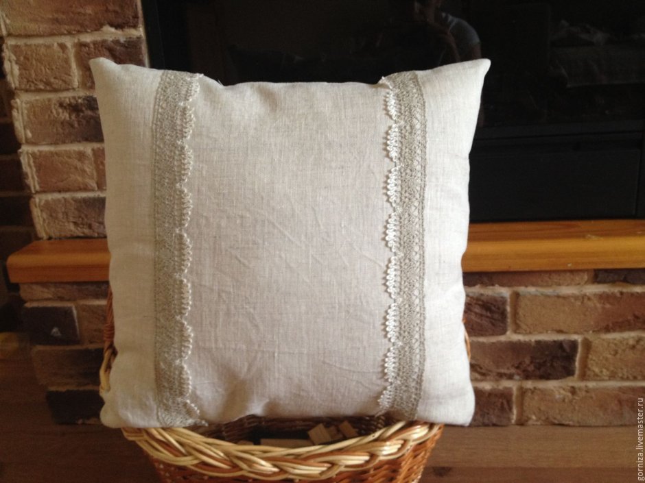 Подушка цветок из фетра