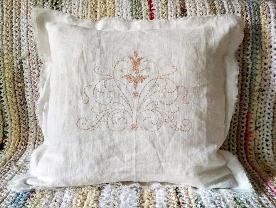 Подушки из Мешковины в интерьере