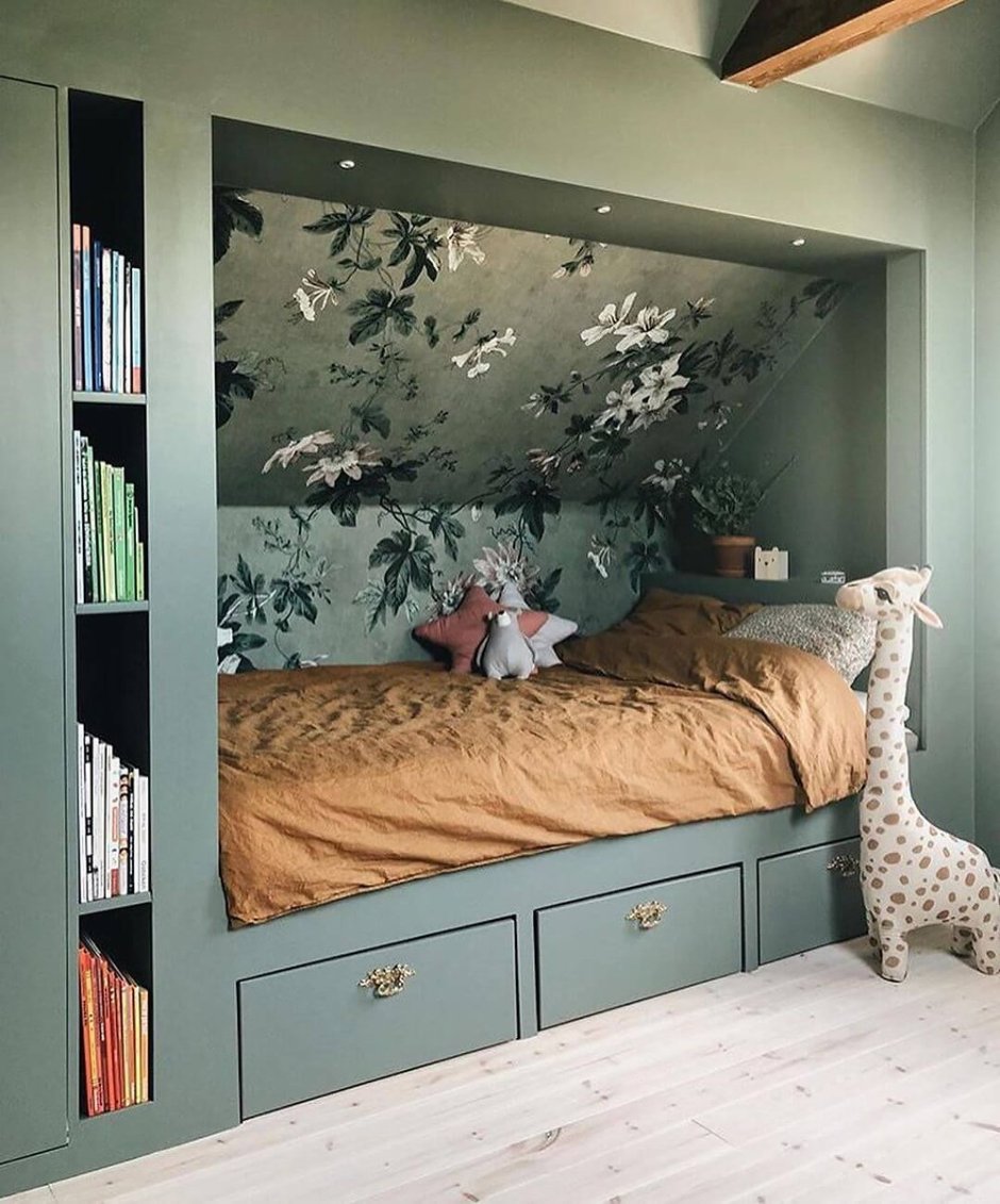 Кровать встроенная в нишу