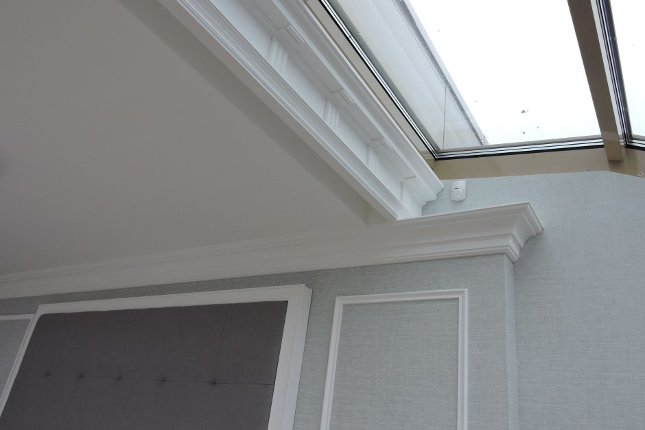 Шторы у стола