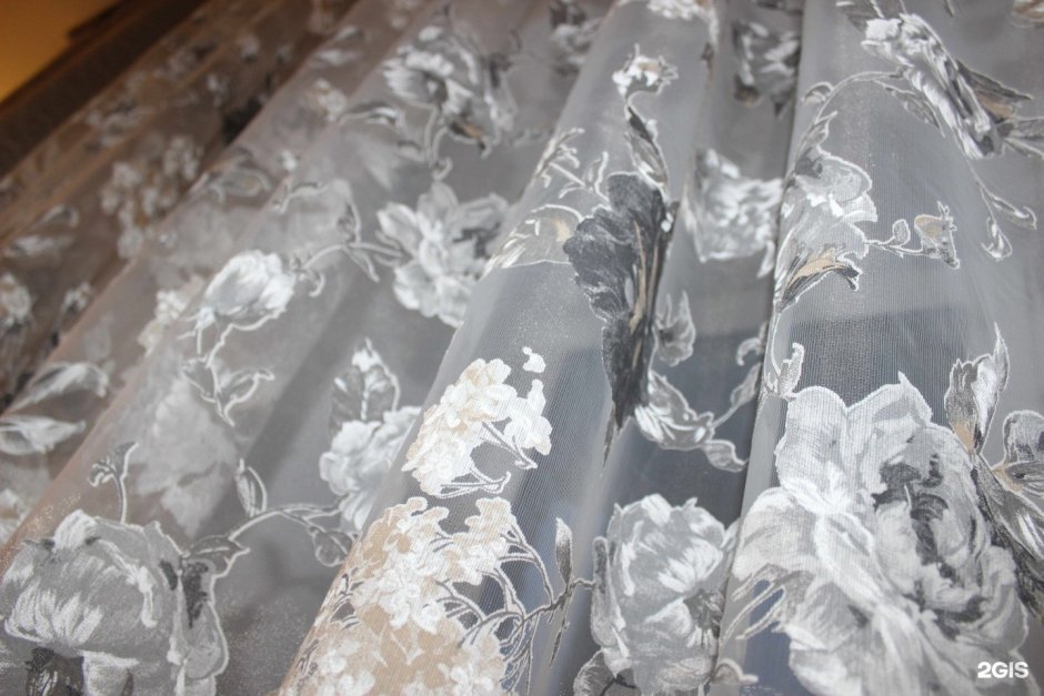 Органза с розами