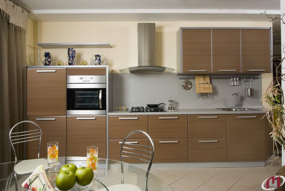 Кухонный гарнитур персикового цвета