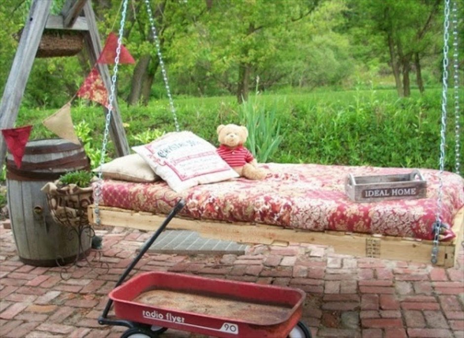 Качели кровать из поддонов