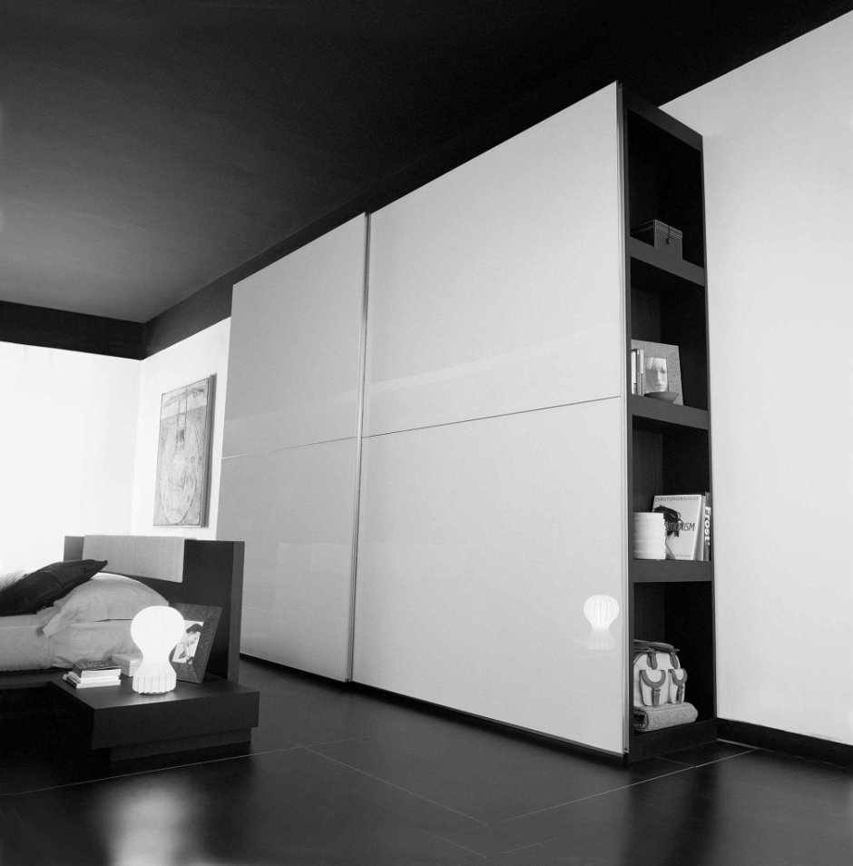 Прихожая в современном стиле с рейками