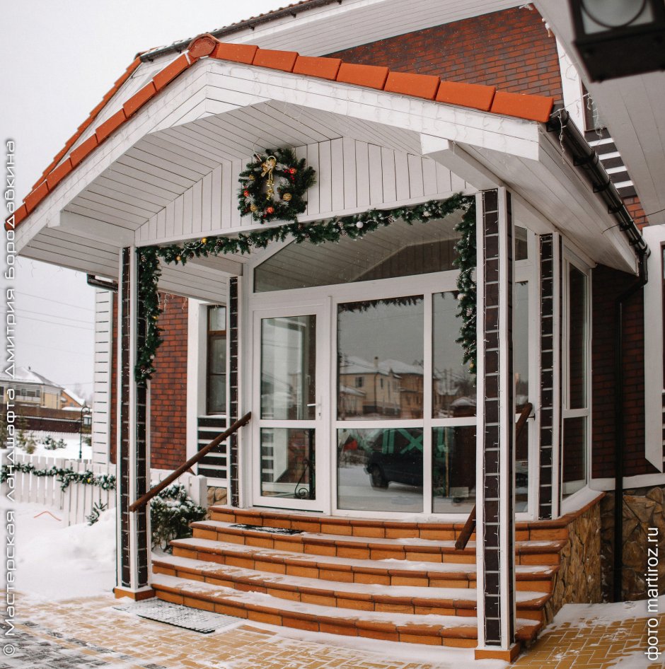 Красивые закрытые крылечки