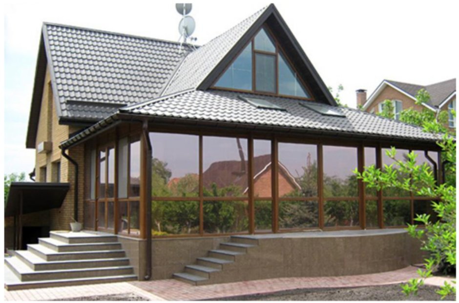 Стеклянная веранда к деревянному дому