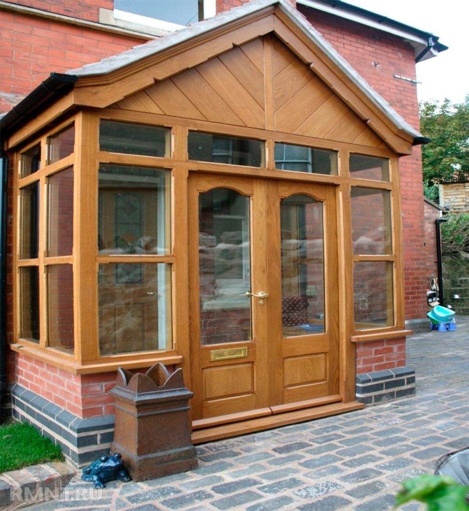 Застекленное крыльцо