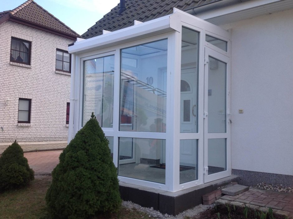 Пластиковый входной тамбур