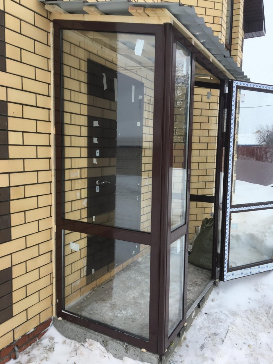 Застекленный тамбур в частном доме