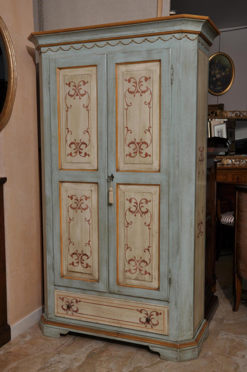 Антикварная шкафчик витрину Модерн на мешке