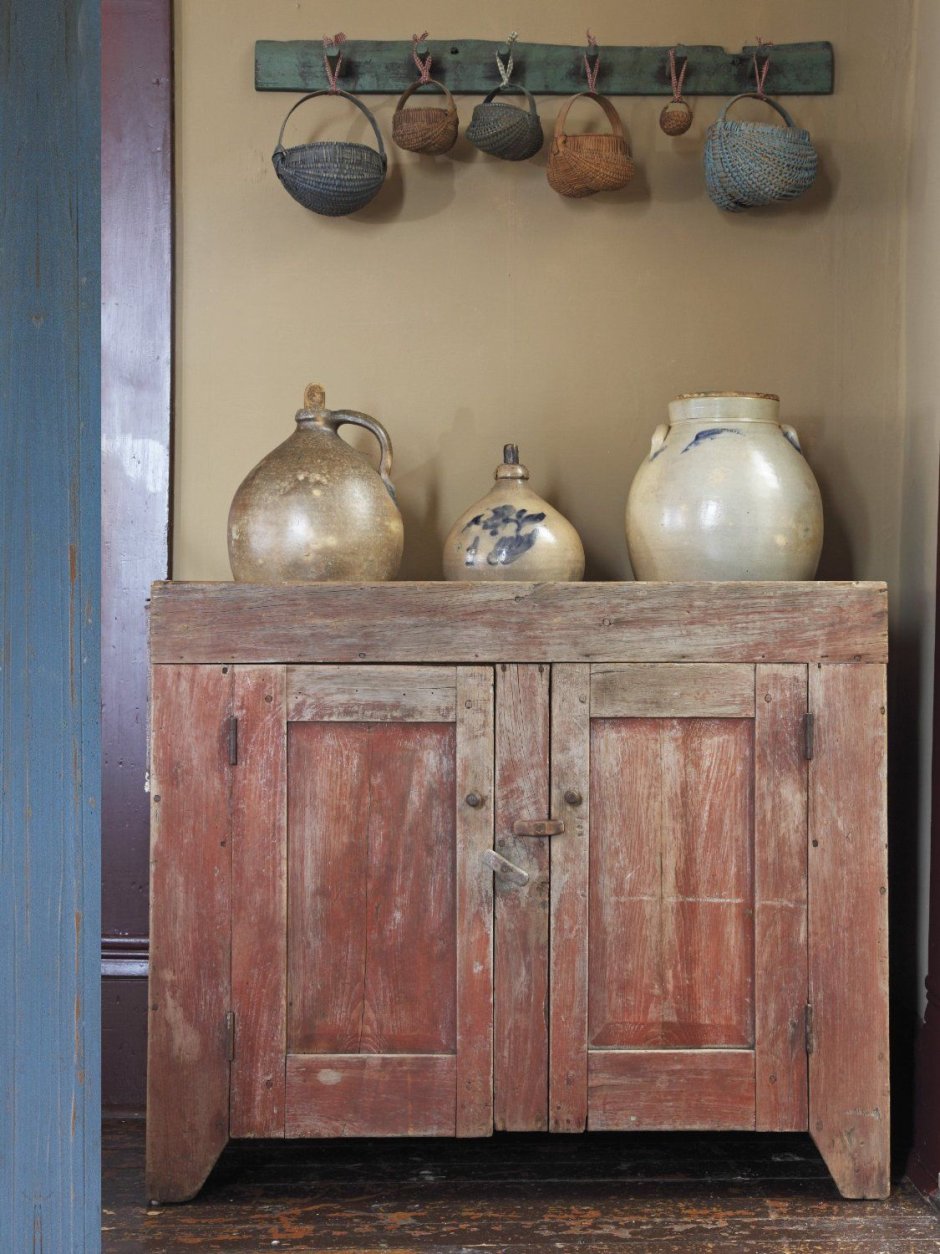 Двери из массива в стиле Прованс в интерьере