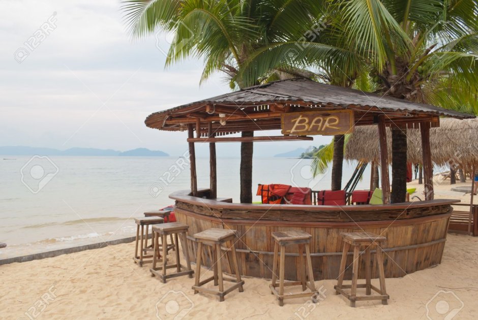 Барная стойка на море